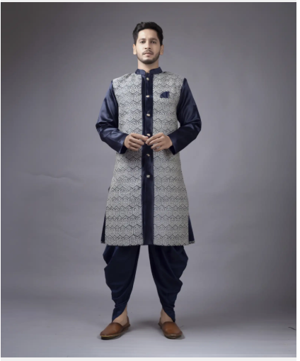 Men Embroidered Sherwani